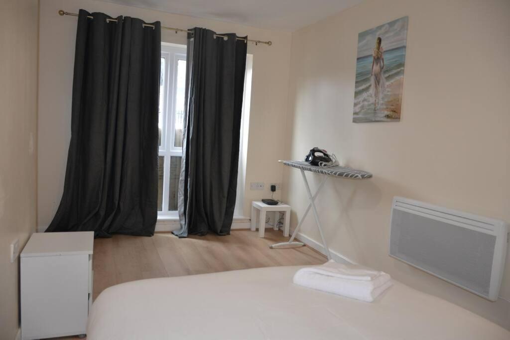 London 4 Bedroom House 外观 照片
